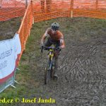 Český krach! Ani jeden z eliťáků nedojel do cíle. Mistrem světa opět Mathieu van der Poel