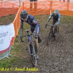 Český krach! Ani jeden z eliťáků nedojel do cíle. Mistrem světa opět Mathieu van der Poel