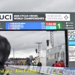 Český krach! Ani jeden z eliťáků nedojel do cíle. Mistrem světa opět Mathieu van der Poel