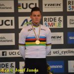 Český krach! Ani jeden z eliťáků nedojel do cíle. Mistrem světa opět Mathieu van der Poel