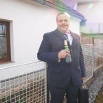 Maškary zastavují auta a provádějí silniční kontrolu