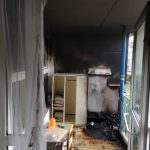 Požár na balkoně zakouřil dva byty