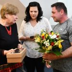 První jihočeské miminko roku dostalo zlatý přívěsek od hejtmanky