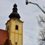 Sabine poškodila věž kostela v Ledenicích, plánovaná oprava nevyšla