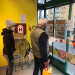 Budějovická radnice dnes začala rozdávat roušky seniorům
