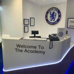 Fotbalový trenér Tomáš Kostka nahlédl pod pokličku akademií v Anglii. V Chelsea ho provedl Petr Čech