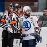Na mezinárodním poli se k nám všichni chovají mnohem lépe než doma, říká elitní hokejový sudí Daniel Pražák