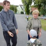 V Kloužovicích u Chýnova obnovili tradici. Již třetím rokem staví májku