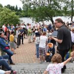 Pamětní deska u Jordánu připomíná básníka, muzikanta a cestovatele Lumíra Slabého