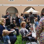 Pamětní deska u Jordánu připomíná básníka, muzikanta a cestovatele Lumíra Slabého