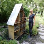 Pocitový chodníček v přírodní zahradě botanické zahrady láká k prozkoumání
