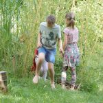 Pocitový chodníček v přírodní zahradě botanické zahrady láká k prozkoumání