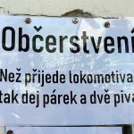 V dačické zahradě jezdí vlak tažený parní lokomotivou