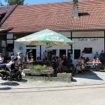 V dačické zahradě jezdí vlak tažený parní lokomotivou