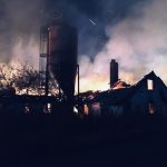 U požáru skladu v České Olešné byl vyhlášen druhý stupeň požárního poplachu