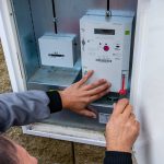 E.ON začal na Písecku s instalací chytrých elektroměrů. Umožní odečty na dálku