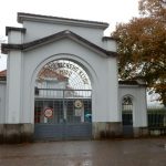 V deštivém počasí v neděli lidé navštěvovali hroby, Dušičky jsou v pondělí