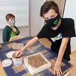 Dopis desetiletého chlapce zapůsobil. Komárkova nadace věnuje klavír i strmilovské ZUŠce