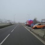 Řidič se chtěl otáčet v mlze