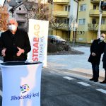 Dnes se po půl roce otevřela Plavská ulice. Je bezpečnější díky nové cyklostezce