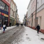 Centrum Jindřichova Hradce znovu ožilo. Fronty před obchody se netvoří