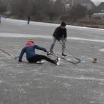 Rolbař nepřijel. Děti zažily krásu i nástrahy bruslení v přírodě