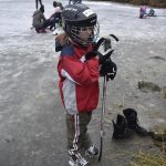 Rolbař nepřijel. Děti zažily krásu i nástrahy bruslení v přírodě