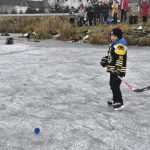 Rolbař nepřijel. Děti zažily krásu i nástrahy bruslení v přírodě