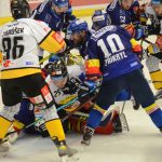 Budějovický zmar: Tyčka v poslední minutě, prohra o gól a zranění lídra Pavla Pýchy