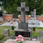 Ve Lnářích vznikly čestné hroby významných osobností