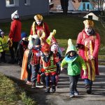 Dětský masopustní průvod potěšil lidi na sídlišti Šumavská