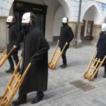 Velikonoční hrkání v Třeboni nahradilo zvuky zvonů