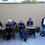 Pro štěstí si senátoři v Jindřichově Hradci šlápli na poledník. Potom odjeli na Vysočinu