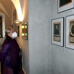 Pro štěstí si senátoři v Jindřichově Hradci šlápli na poledník. Potom odjeli na Vysočinu