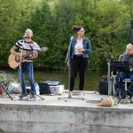 Plánské nábřeží v pondělí žilo vernisáží obrazů od žáků Teodora Buzu