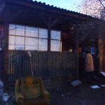 Policista v době volna zachránil invalidního muže z hořící chaty