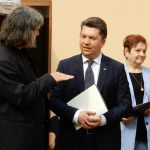 Malířská poezie Teodora Buzu v Dotecích času. Na vernisáži pokřtili monografii