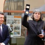 Malířská poezie Teodora Buzu v Dotecích času. Na vernisáži pokřtili monografii