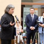 Malířská poezie Teodora Buzu v Dotecích času. Na vernisáži pokřtili monografii