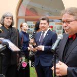 Malířská poezie Teodora Buzu v Dotecích času. Na vernisáži pokřtili monografii