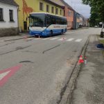Řidička Land Roveru srazila chodce, jeho zranění si vyžádala letecký transport