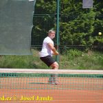 Jan Šimek porazil Libora Bednáře a završil na tenisovém Memoriálu Františka Štroufa hattrick