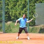 Jan Šimek porazil Libora Bednáře a završil na tenisovém Memoriálu Františka Štroufa hattrick