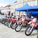 Milevský motoclub se představil na náměstí