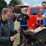 Složky integrovaného záchranného systému po náročné sezoně odpočívaly na sportovním poli