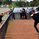 Složky integrovaného záchranného systému po náročné sezoně odpočívaly na sportovním poli