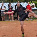 Složky integrovaného záchranného systému po náročné sezoně odpočívaly na sportovním poli