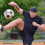 Složky integrovaného záchranného systému po náročné sezoně odpočívaly na sportovním poli