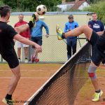 Složky integrovaného záchranného systému po náročné sezoně odpočívaly na sportovním poli
