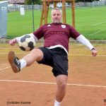 Složky integrovaného záchranného systému po náročné sezoně odpočívaly na sportovním poli